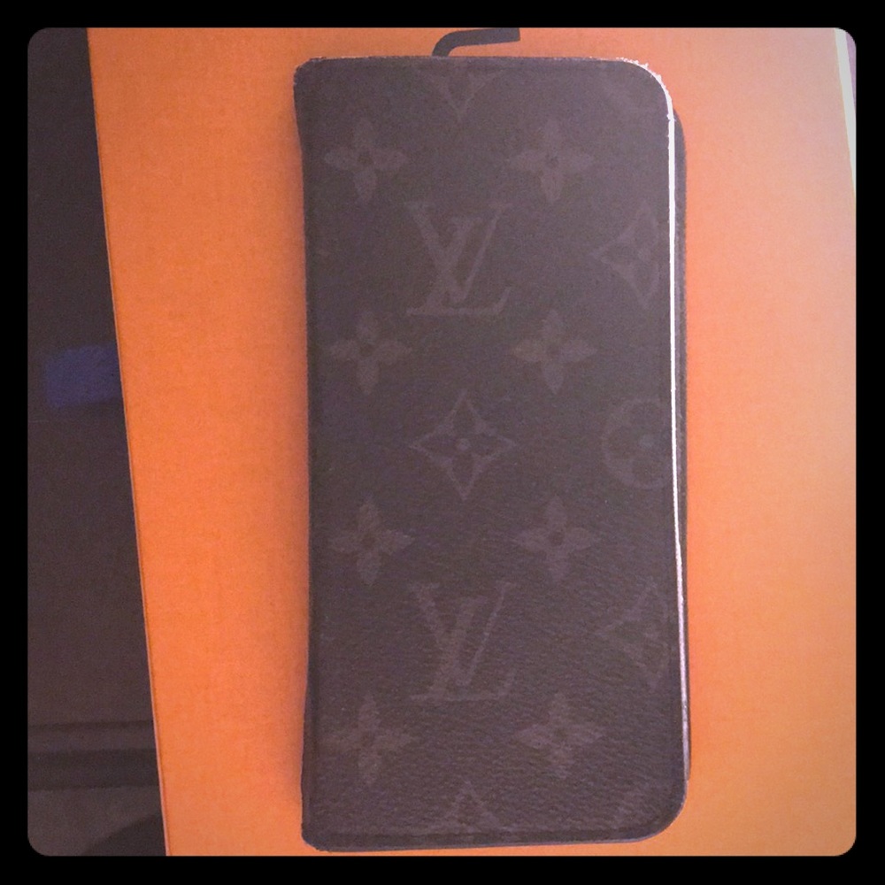 Louis Vuitton iPhone 7 Plus folio case